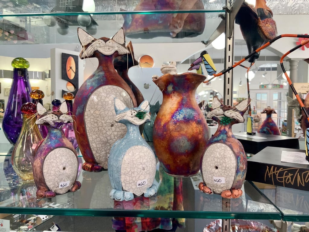 Gallery on the Alley features the works of artist Round Tree Pottery
