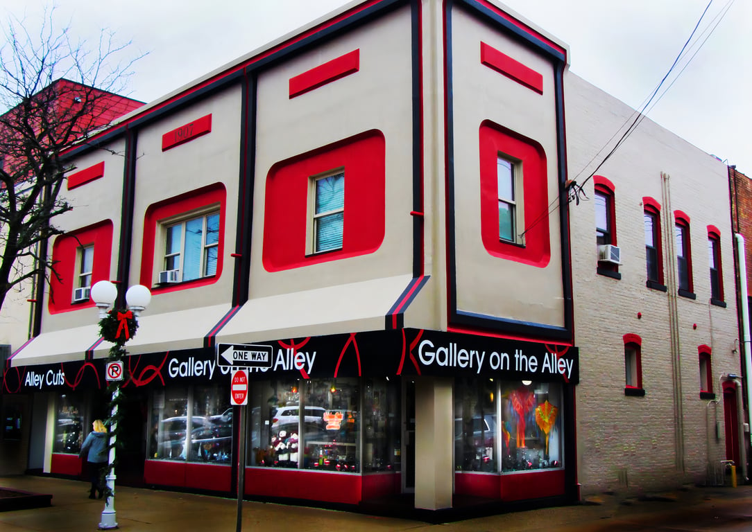 Welcome to Gallery on the Alley in St. Joseph, MI